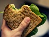 Todos los alimentos contienen nutrientes, pero ninguno suministra por sí solo todos los minerales y las vitaminas que nuestro organismo necesita.