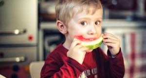 La niñez es una etapa de crecimiento y desarrollo, y una buena nutrición es fundamental.