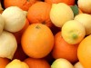 La vitamina C ayuda a prevenir enfermedades del corazón y el cáncer, pues protege las células del cuerpo contra la oxidación.